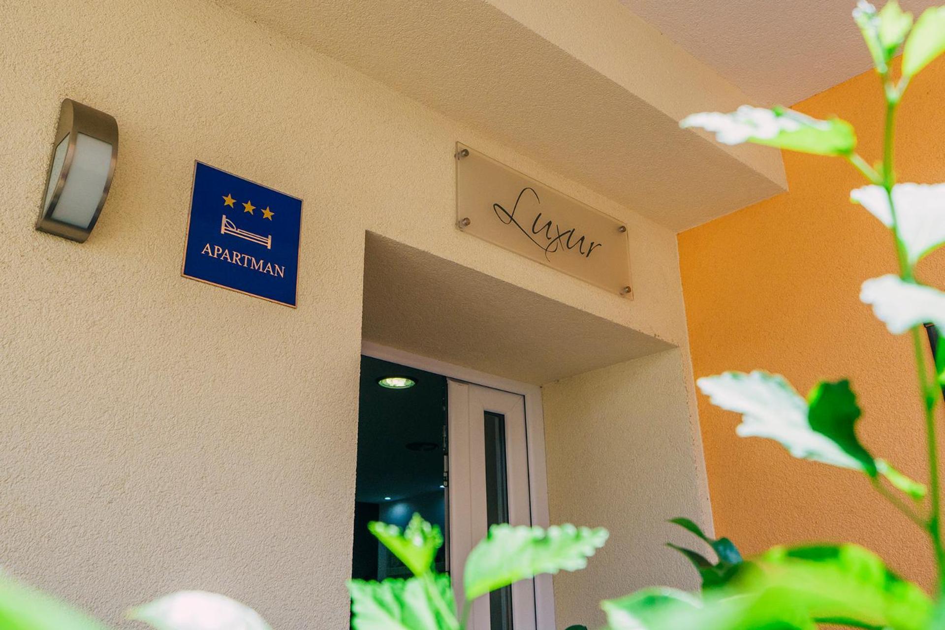 Ferienwohnung Luxur Centar With Sea View Terrace Baška Voda Exterior foto