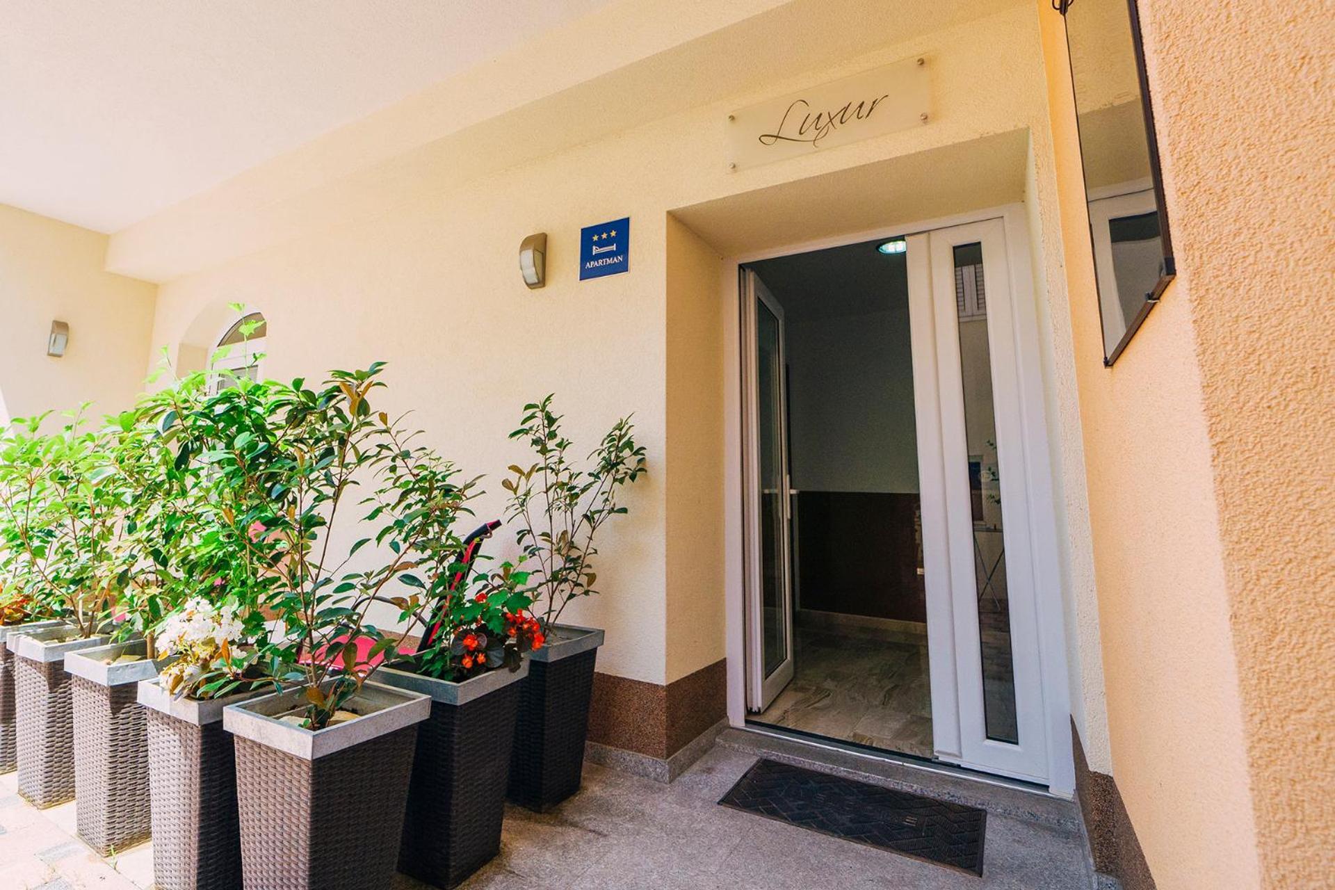 Ferienwohnung Luxur Centar With Sea View Terrace Baška Voda Exterior foto